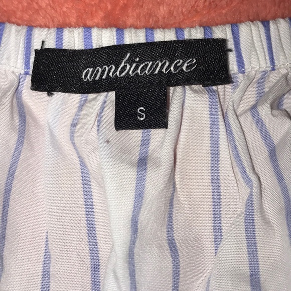 💙White and Light Blue Striped Top 🤍 - Picture 2 of 2